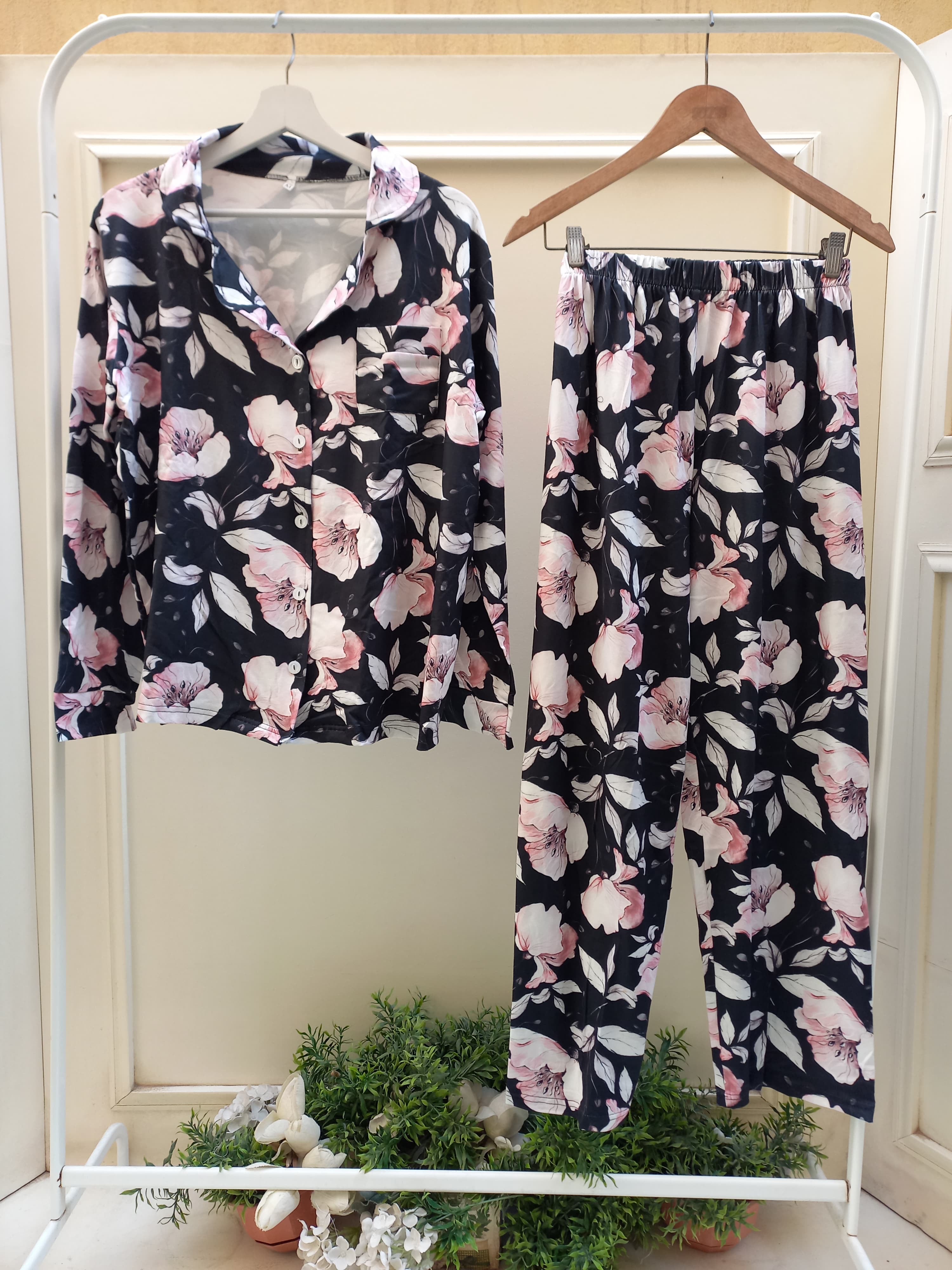 Black Rose Buttoned Set