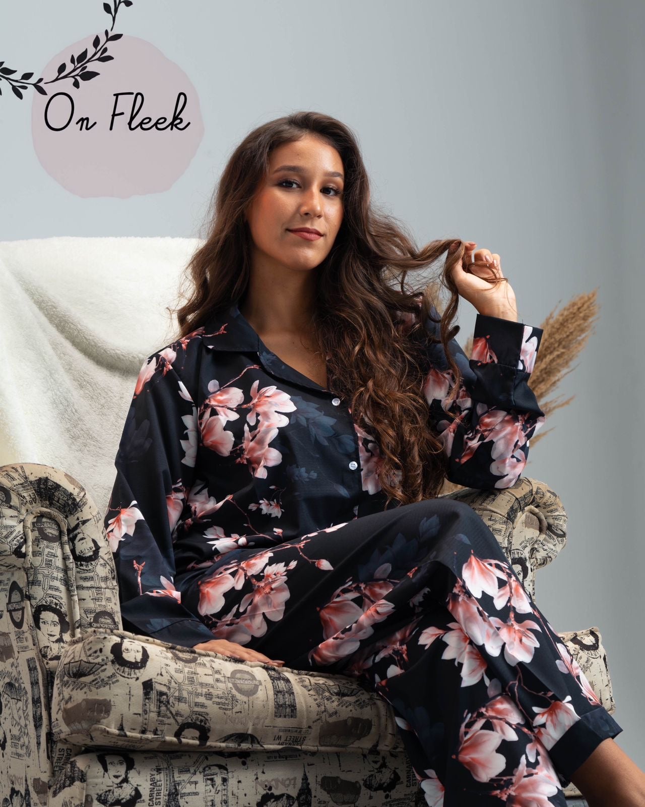 Black B kom buttoned Set