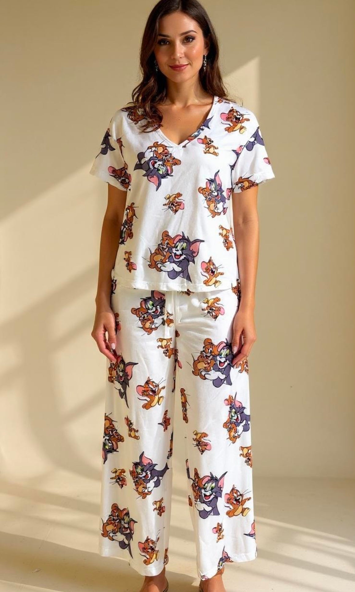 White tom and jerry half sleeves and pants set