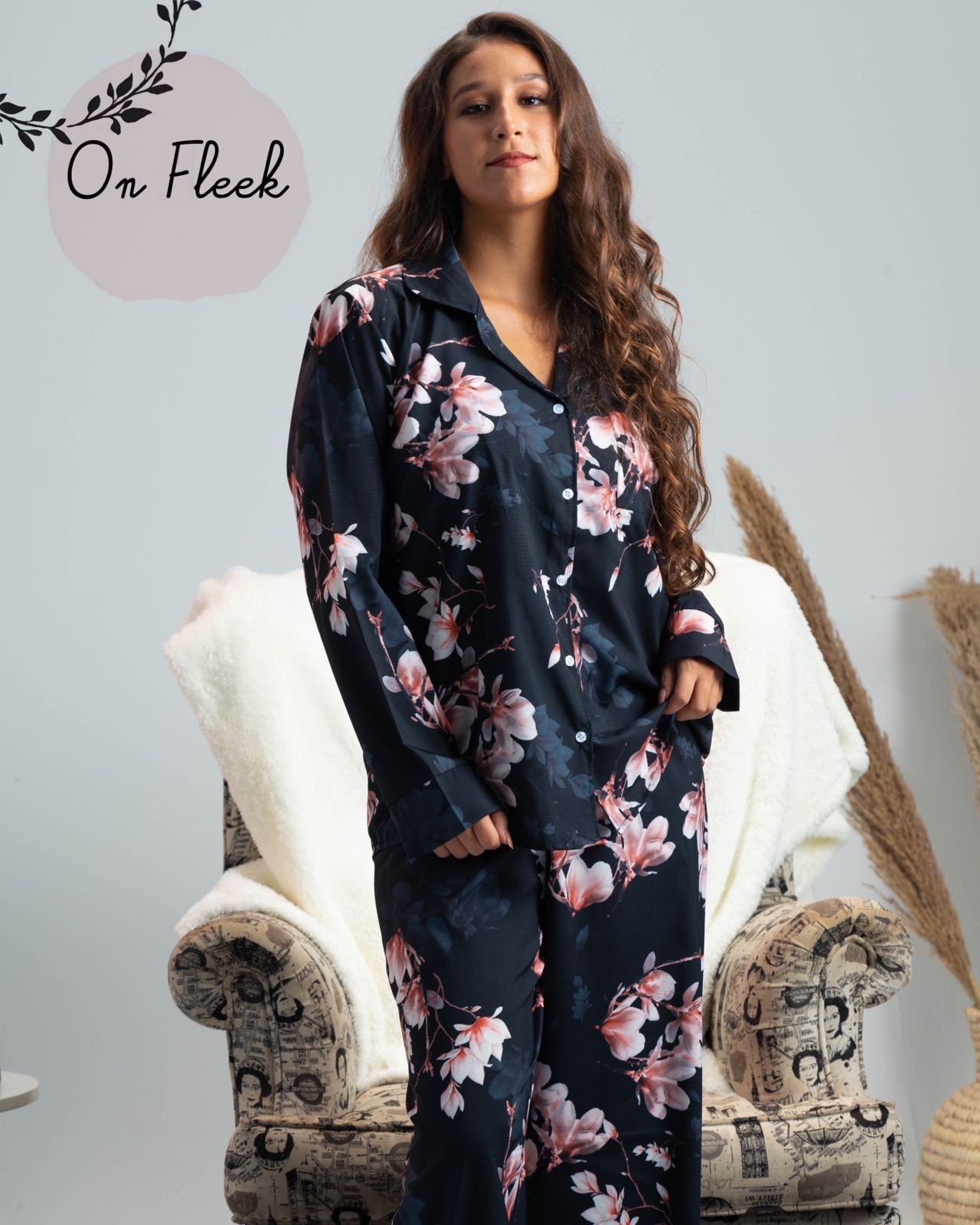 Black B kom buttoned Set