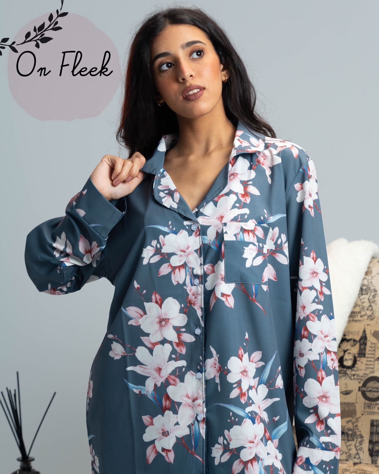 Grey flowers buttoned set