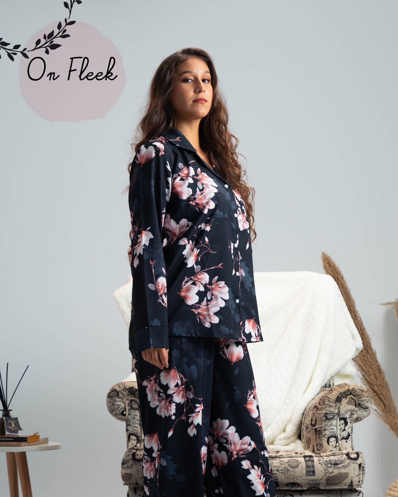 Black B kom buttoned Set