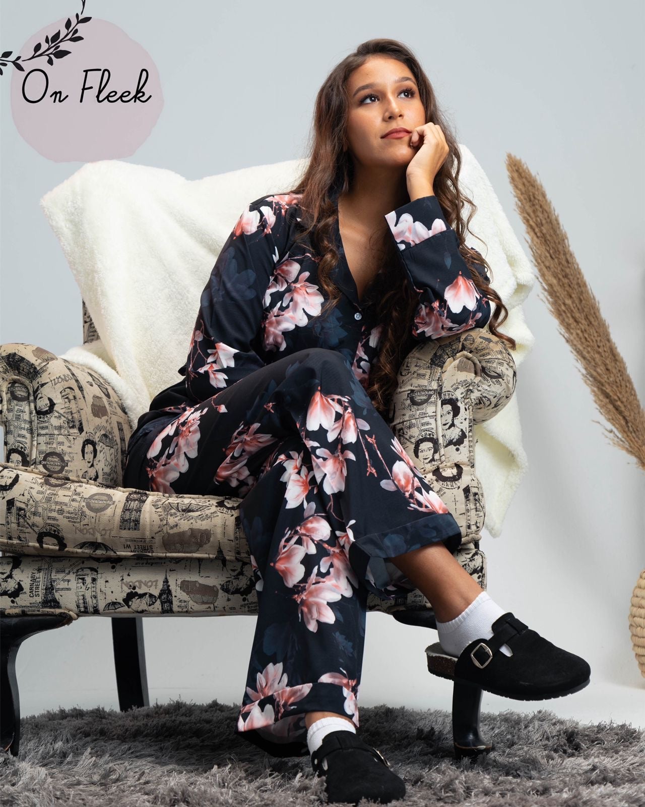 Black B kom buttoned Set