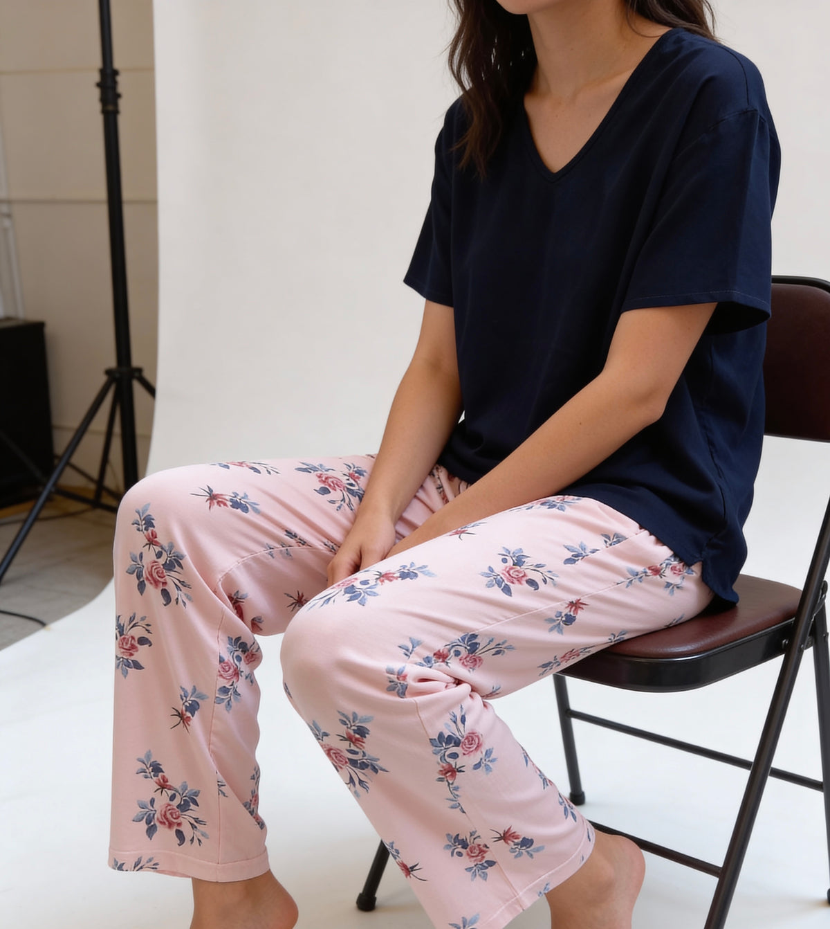 Blue roots Pants with navy viscose Tshirt – Onfleekstuff