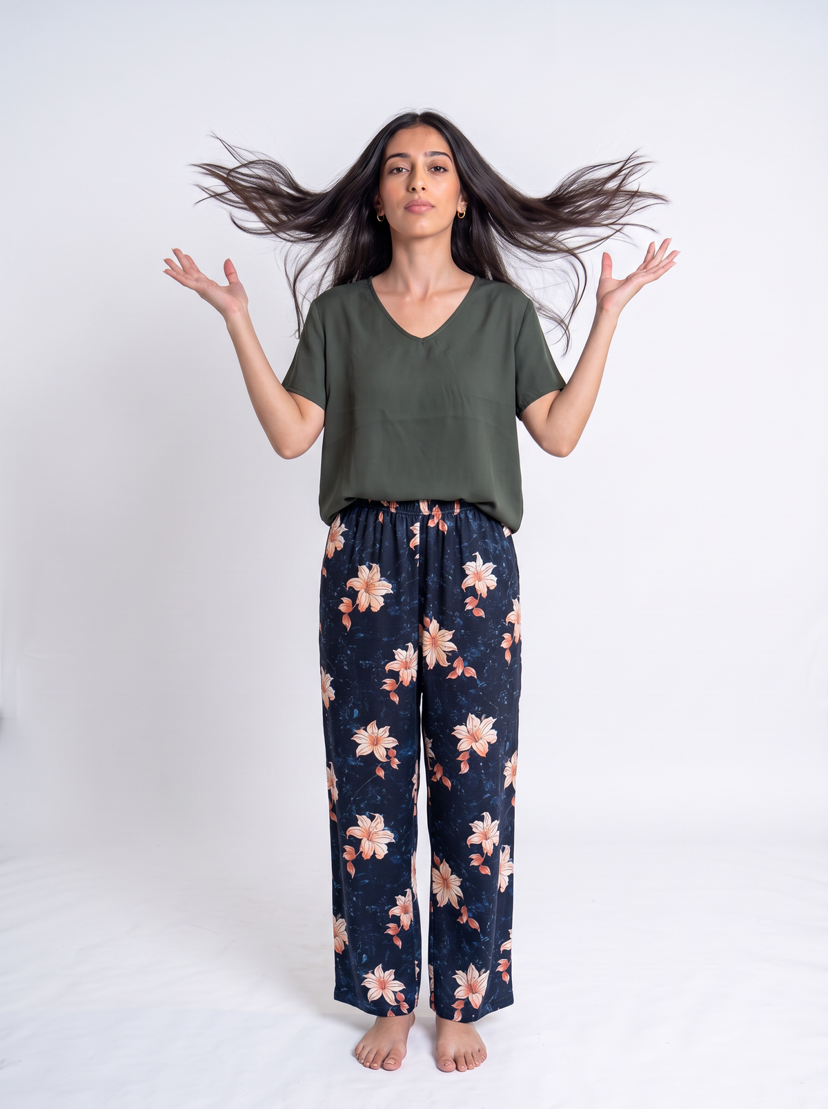 Olive viscose tshirt with beige pistachio pants