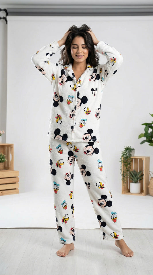 White disney buttoned fur set