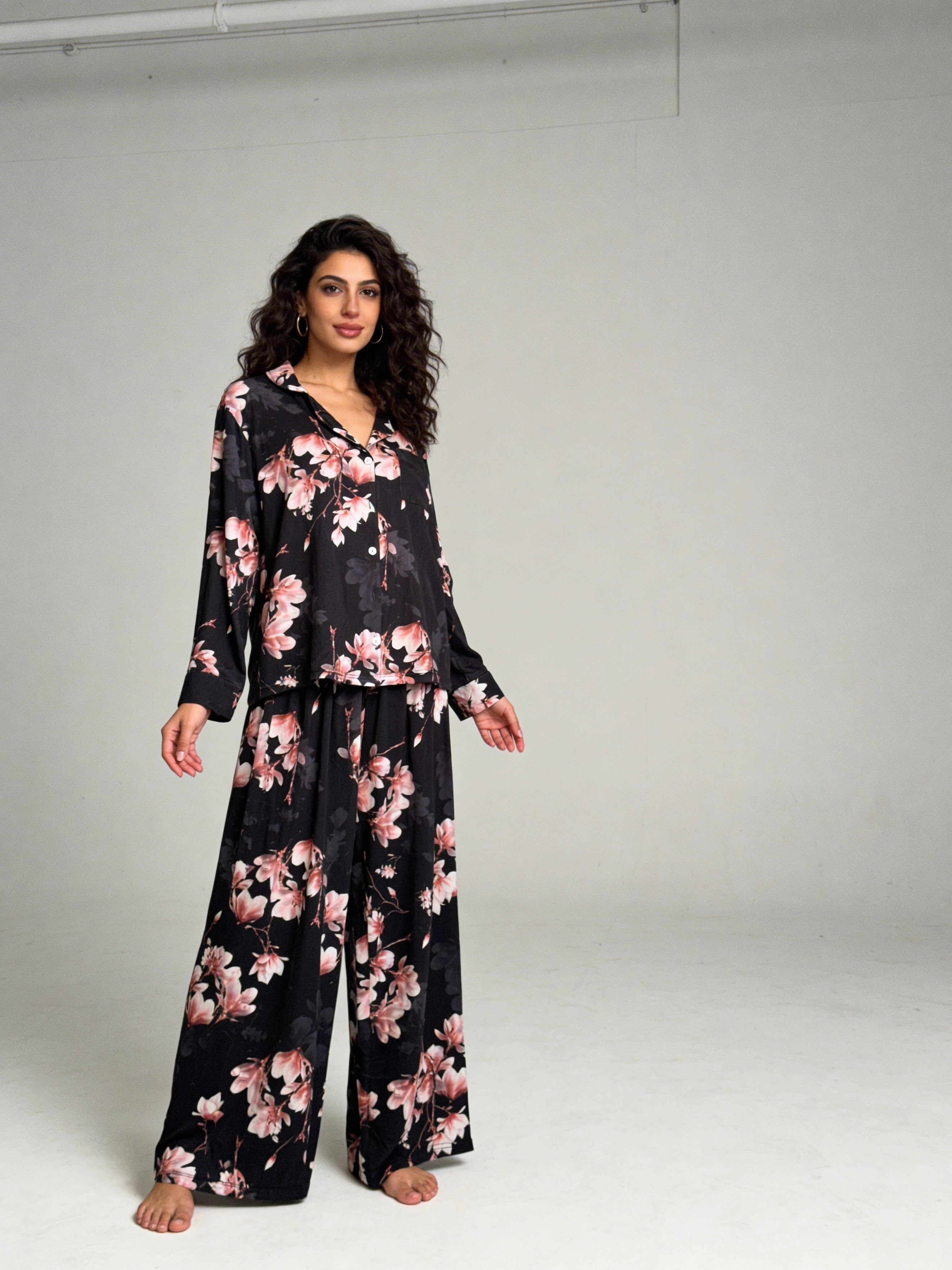 Black B kom buttoned Set