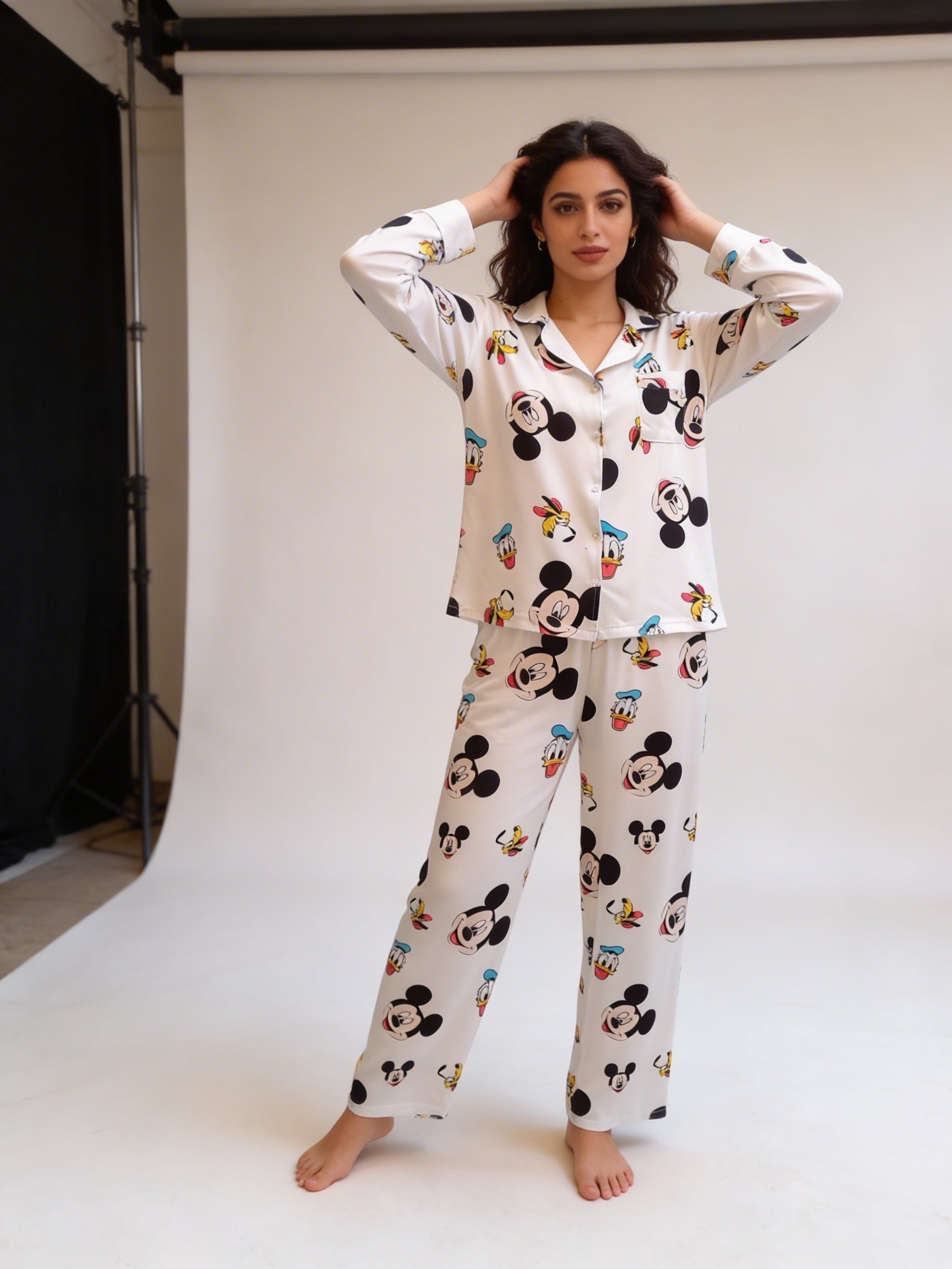White disney full sleeves buttoned set