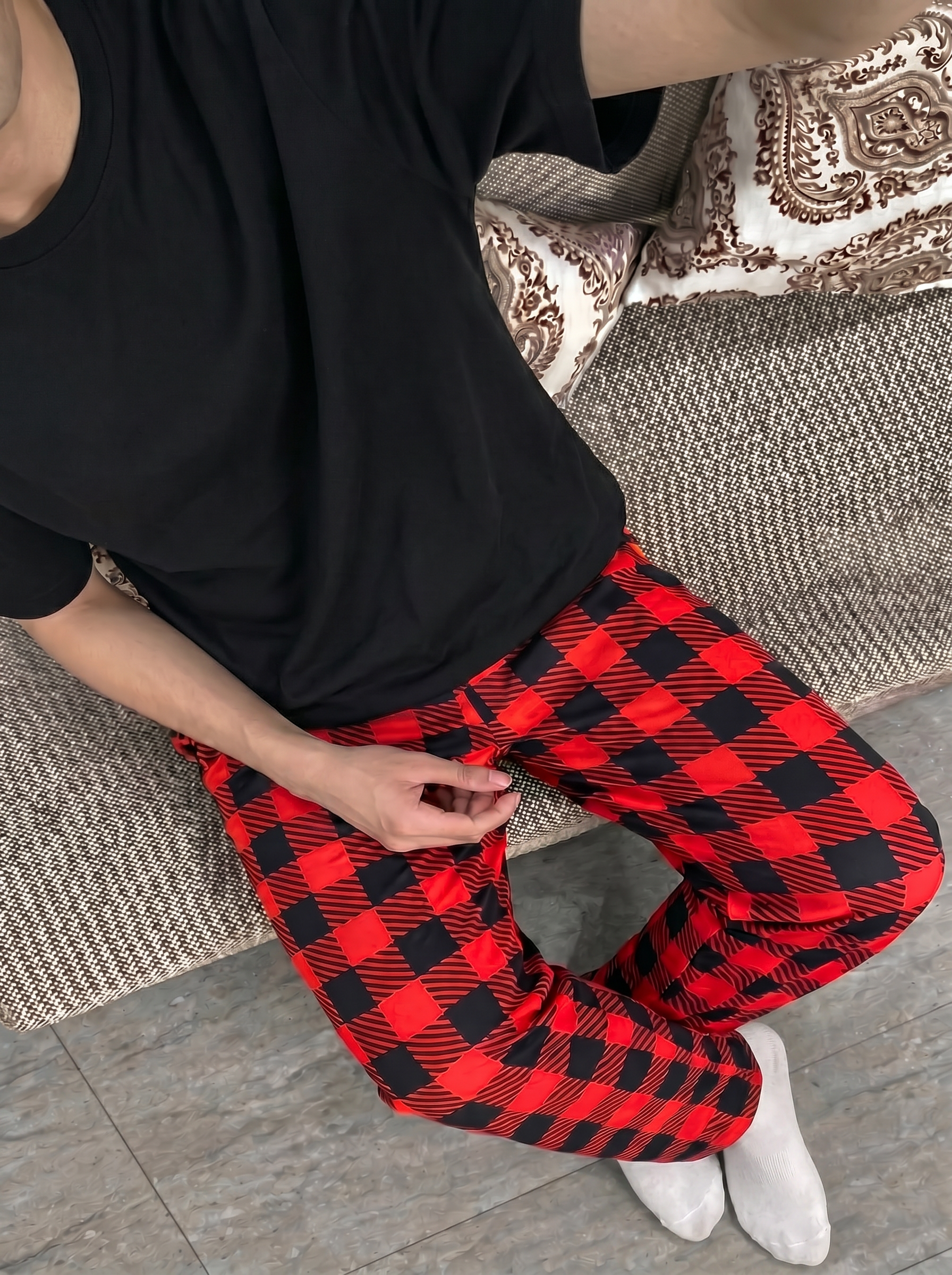 New red careaux pants