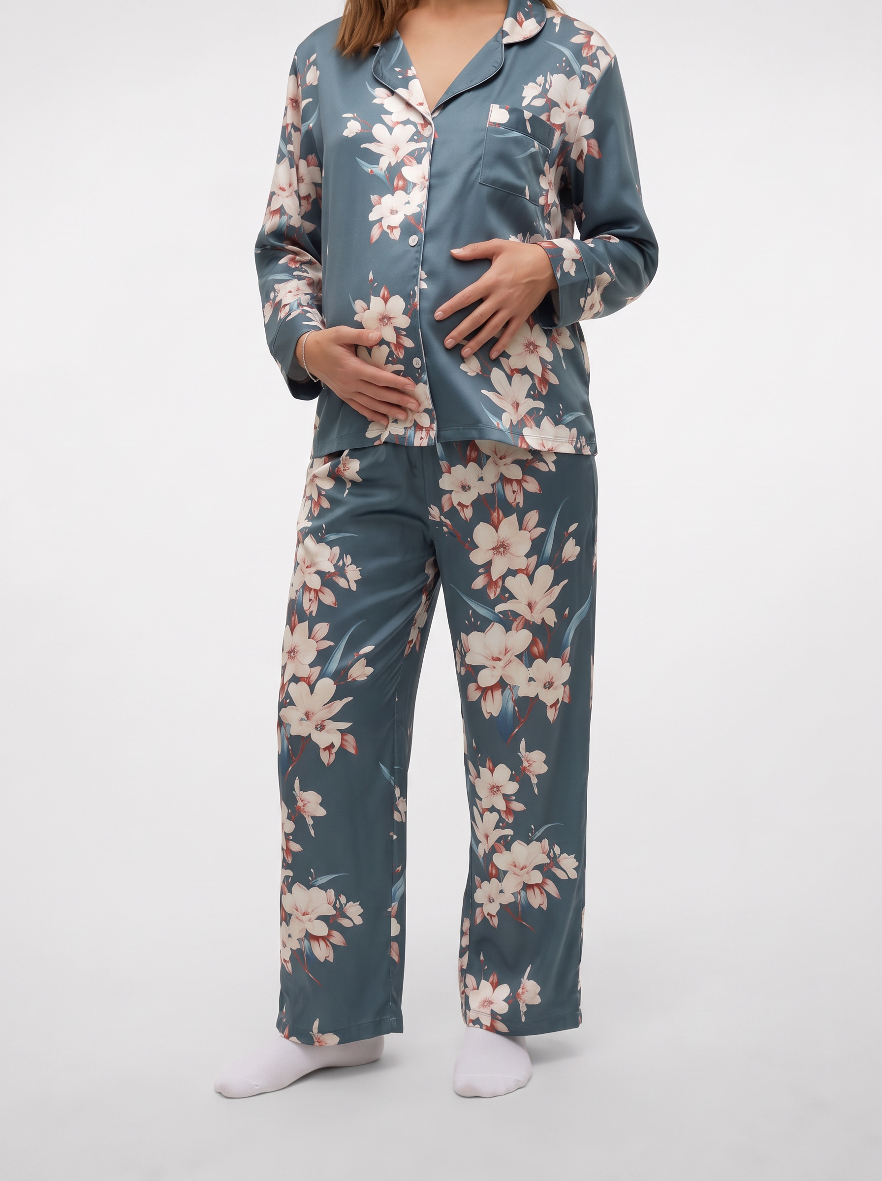 Grey flowers buttoned set
