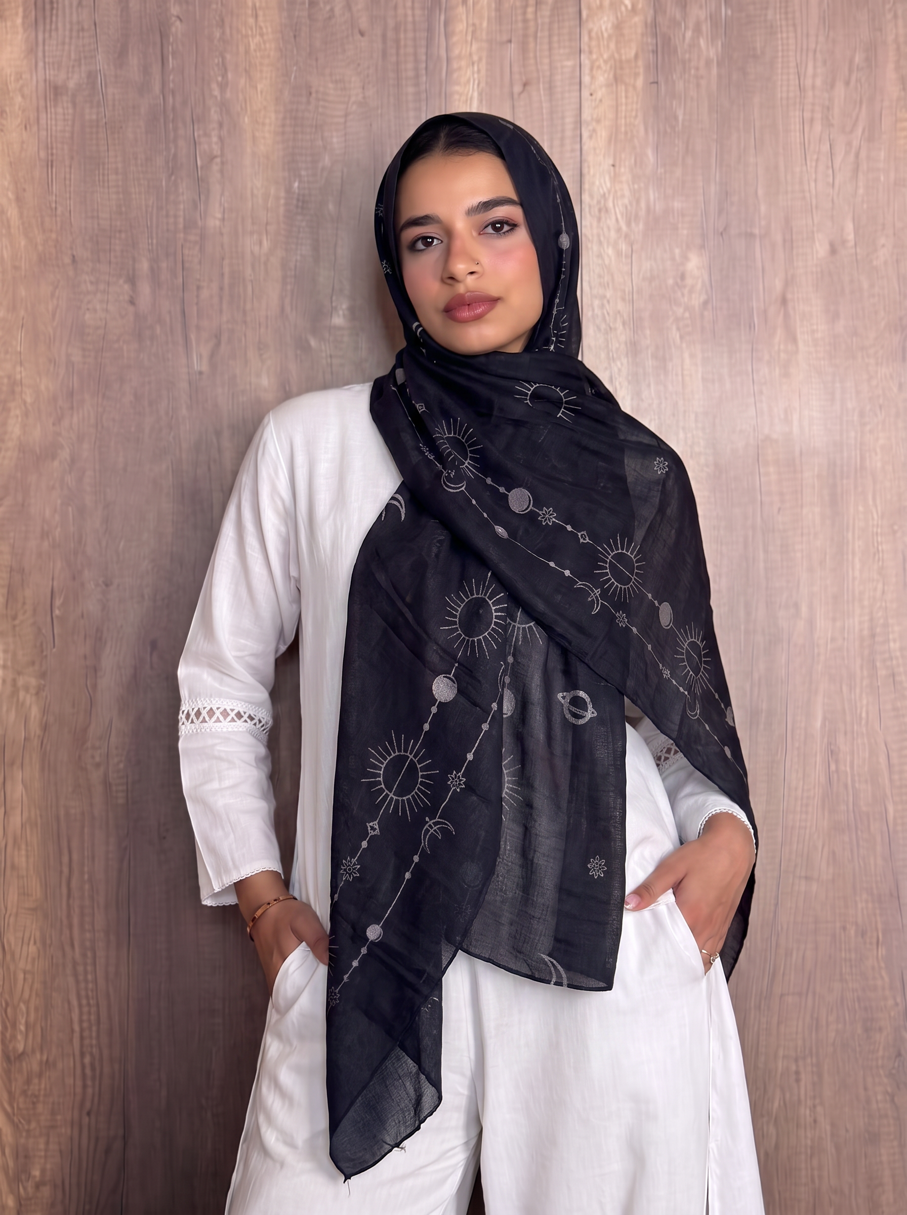 Modal Black sky scarf
