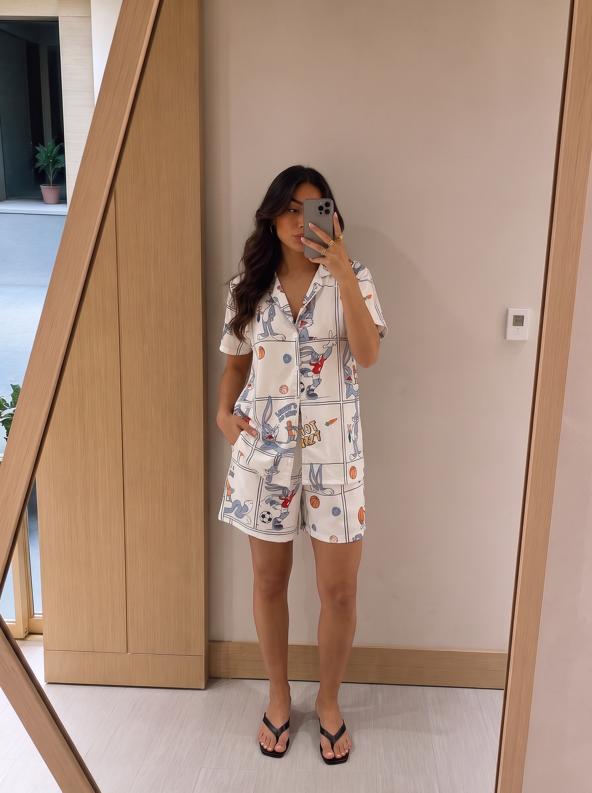 Bugs bunny buttoned set