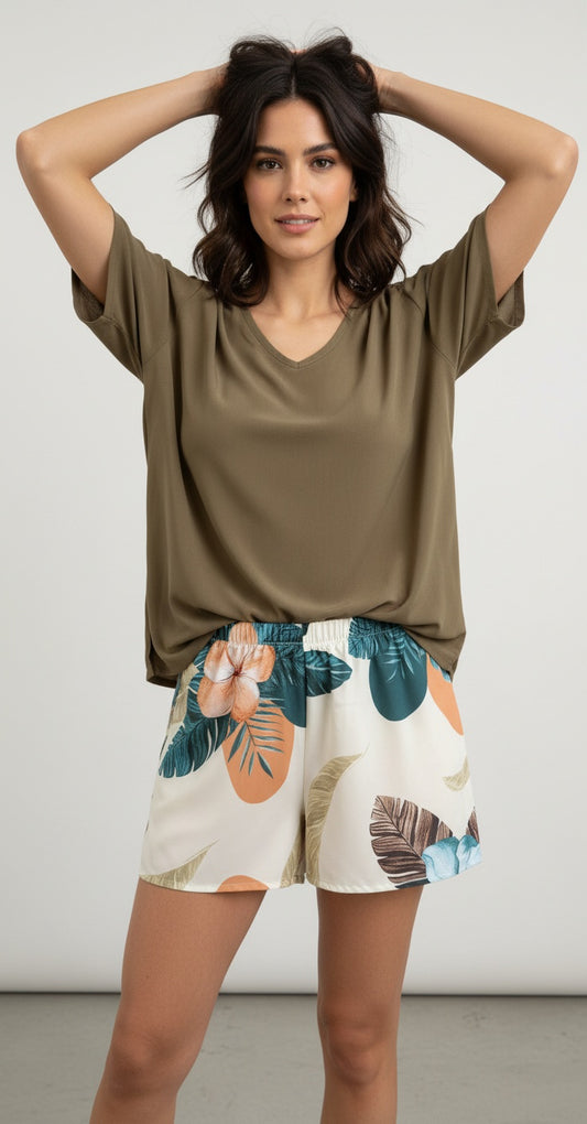 Sahara short with olive viscose Tshirt